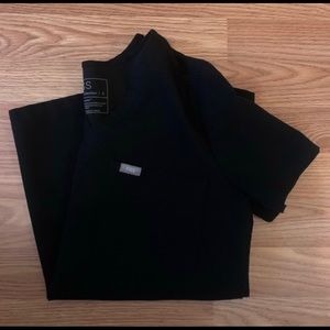 FIGS set in black - Catarina One Pocket Top with High Waisted Yola Skinny Pants